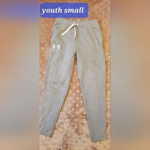 Under Armour, youth small gray sweats